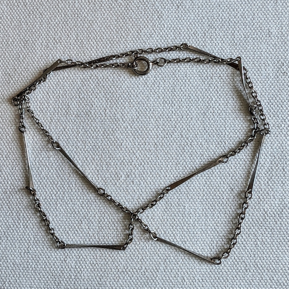 2 Vintage Medium Length Silver Colored Chain Necklace Bundle - Picture 2 of 3